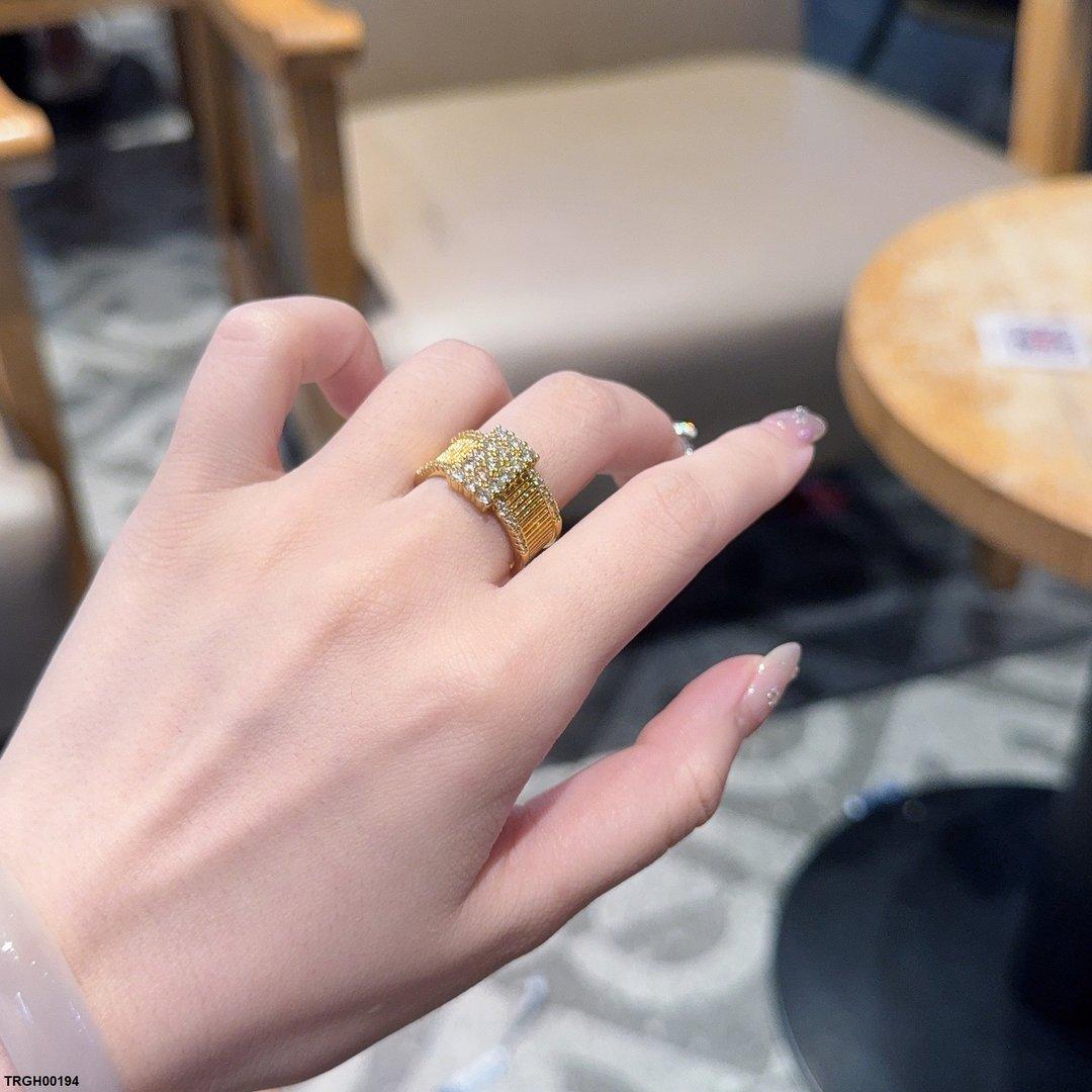 Pave & Ribbed Ring Adjustable